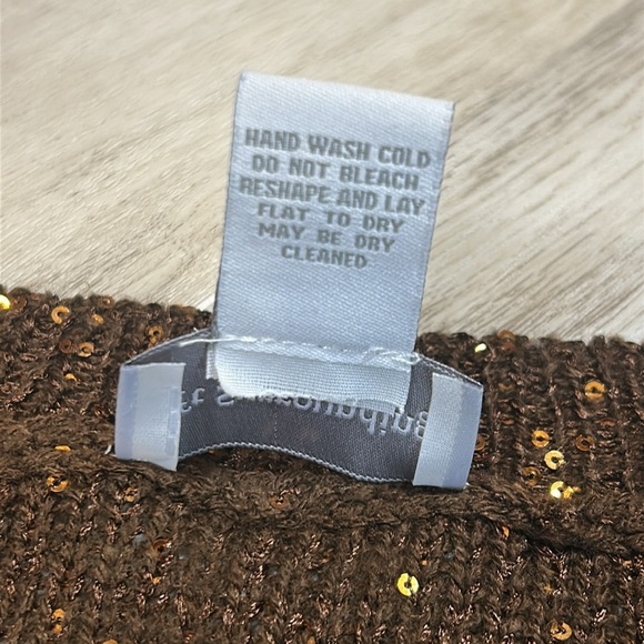 Soft Surroundings Brown Sequin Embellished Shimmer Knit V-Neck LS Tunic Sweater - Picture 9 of 9